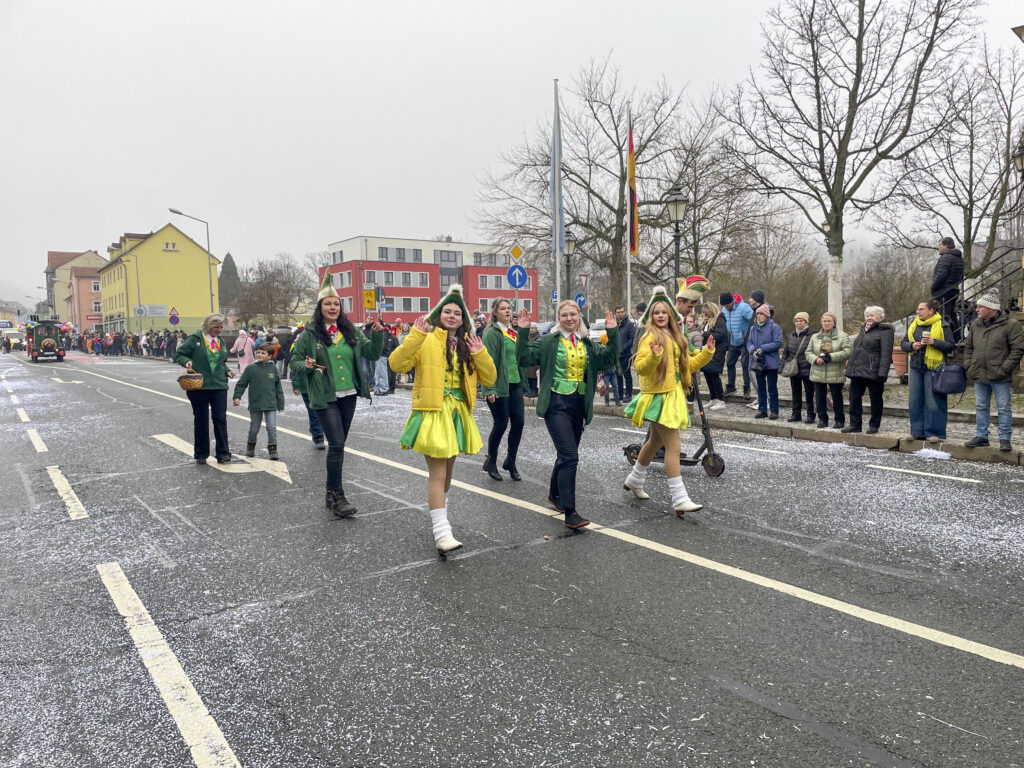 Achtung Ohrwurm: unsere Garde ist vorne, hinten, oben und unten gut gelaunt unterwegs.