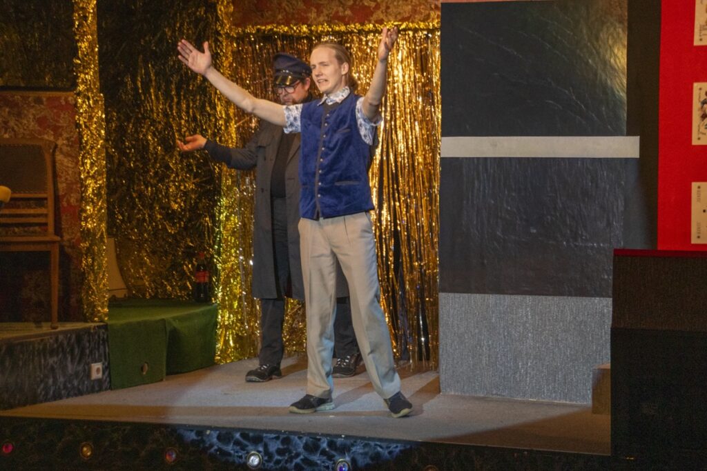 Wenn du in Las Vegas über Chicago singst, dann musst du vorbereitet sein