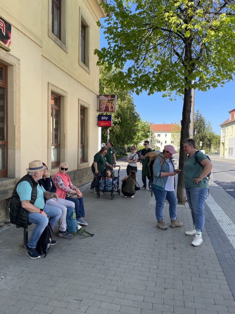 In Leubnitz endete unsere Tour und wir fuhren mit dem Bus zurück nach Goppeln. In Fischers Biergarten ließen wir den Tag bei leckerem Essen ausklingen.